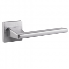 Дверная ручка на розетке Tupai Vizion 4140 Q 96 хром матовый Дверная ручка на розетке Tupai Vizion 4140 Q 96 хром матовый