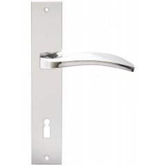 Дверная ручка Hi-Tech TORI (Тори) 101 на планке PL11 полированный хром F04 без доп. запирания PASS