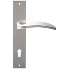 Дверная ручка Hi-Tech TORI (Тори) 101 на планке PL11 матовый хром F05 без доп. запирания PASS